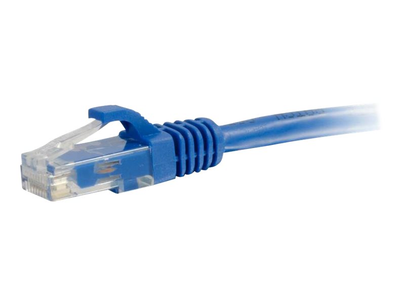 C2G Cat5e Booted Unshielded (UTP) Network Patch Cable - Cordon de raccordement - RJ-45 (M) pour RJ-45 (M) - 5 m - UTP - CAT 5e - moulé, sans crochet, bloqué - bleu - 83165 - Câbles à paire torsadée