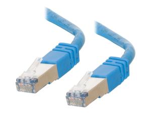 C2G Cat5e Booted Shielded (STP) Network Patch Cable - Cordon de raccordement - RJ-45 (M) pour RJ-45 (M) - 1 m - STP - CAT 5e - moulé - bleu - 83770 - Câbles de raccordement